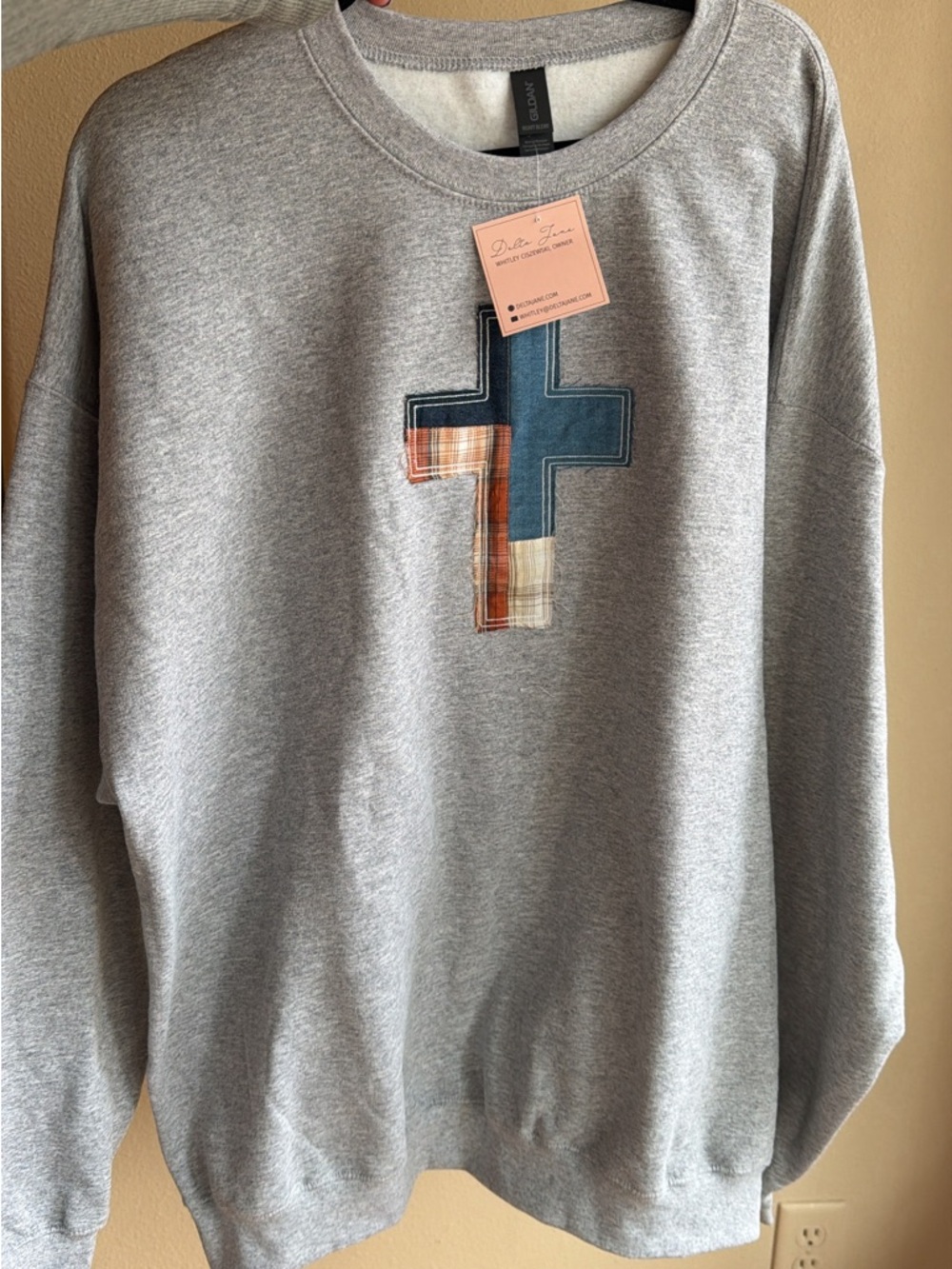 Gray Women’s Crewneck Sweatshirt with Embroidered Cross